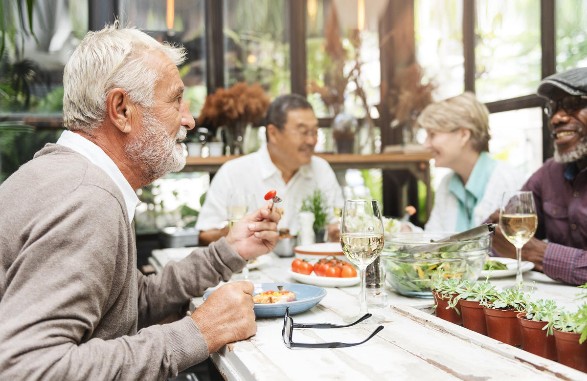 Age Related Hearing Loss Signs During Family Conversations