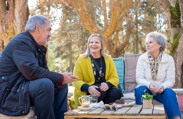 Best Hearing Aids for Outdoor Activities and Noisy Environments