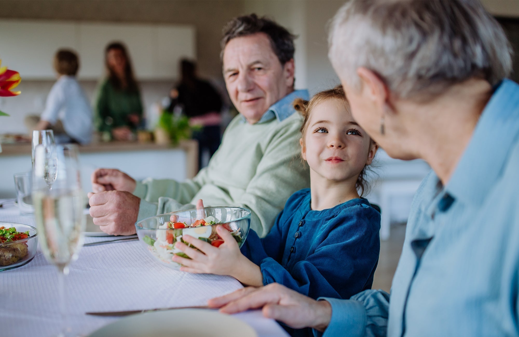 Best Hearing Aids For Seniors In Clear Family Conversations